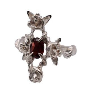 SOLD OUT Exclusive Garnet Moira x Mel Treasure & Roses Ring
